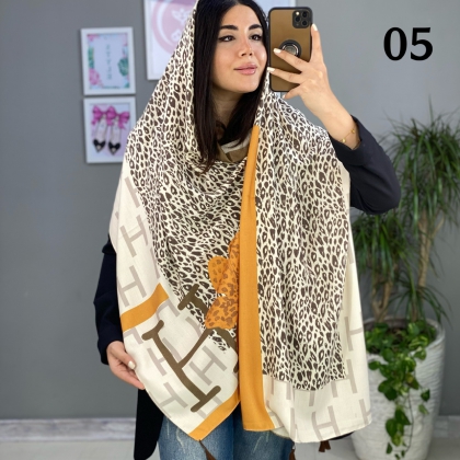 شال طرح اچ  منگوله دار کد 2270